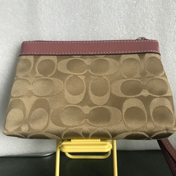 Coach Khaki/Pink Canvas Leather Signature C Corner Zip Pleated Wristlet - Picture 12 of 16